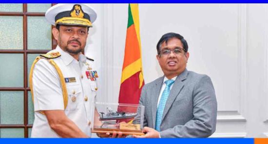 නව නාවික හමුදාපති ජනාධිපති ලේකම් හමුවෙයි...